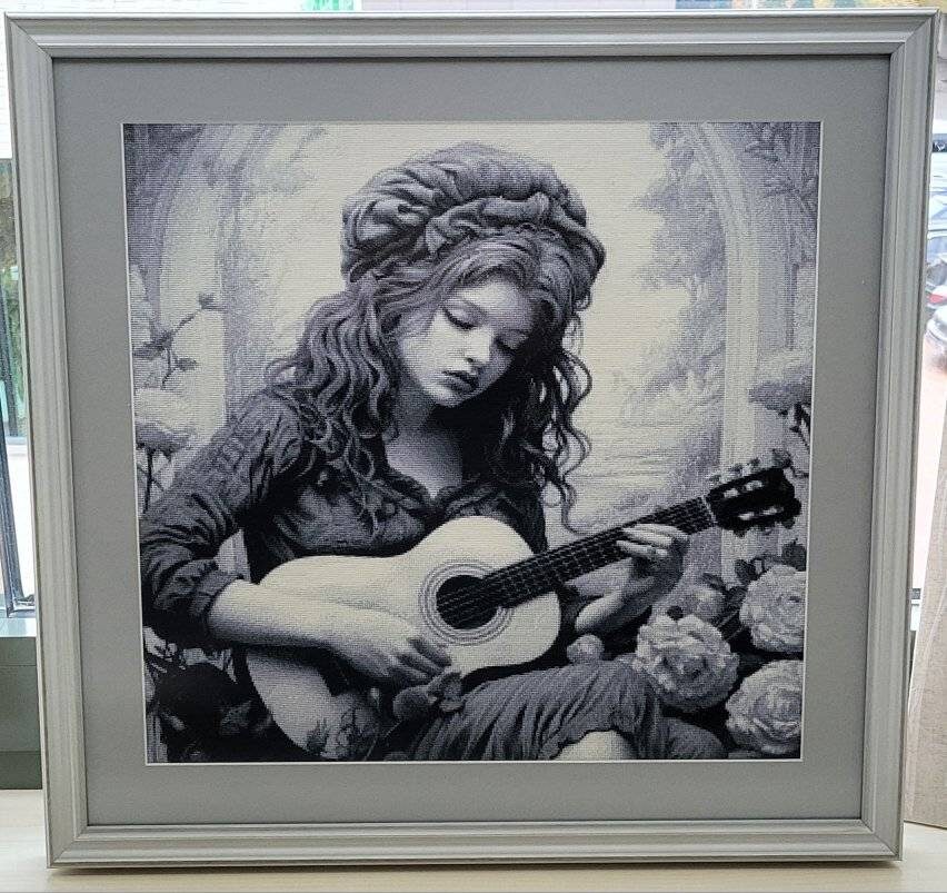 Mergina su gitara 181-ZM - Image 3