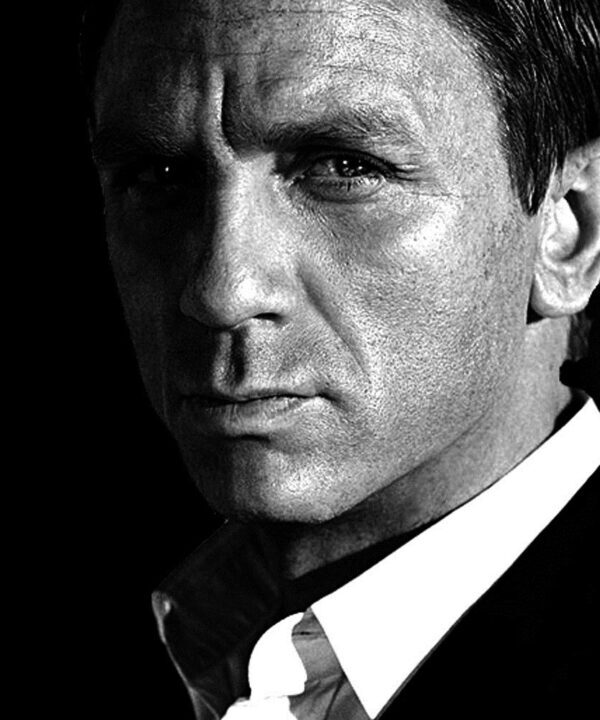 Daniel Craig 13-IZ